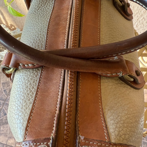 DOONEY & BOURKE USA AWL Zip Satchel Purse Doctor Bag Tote Cream /British Tan - Picture 9 of 12